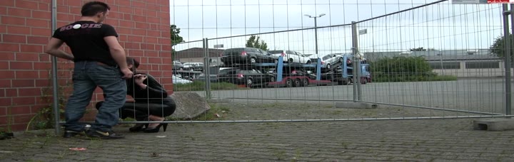 Nasty_Soul – Bauzaun-Schlampe gefickt