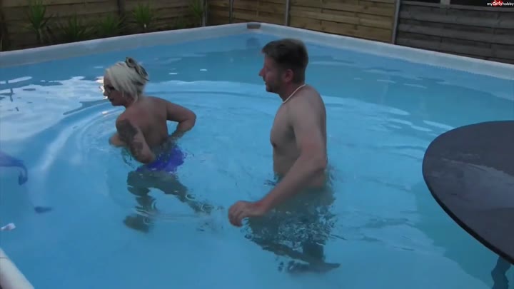 NinaStarXXX – User-Fick Poolparty