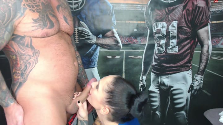 Adriana-del-Rossi – American Footballer abgeblasen