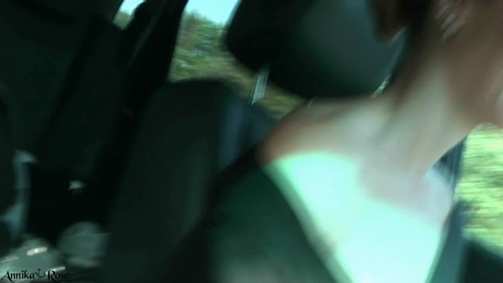 AnnikaRose – Entsaftet auf der Autobahn