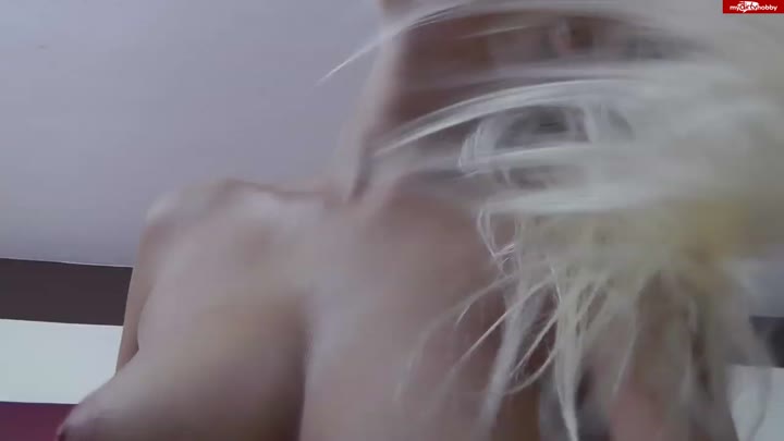 Blonde-Mausi – Ich reite den harten Schwanz tief ab