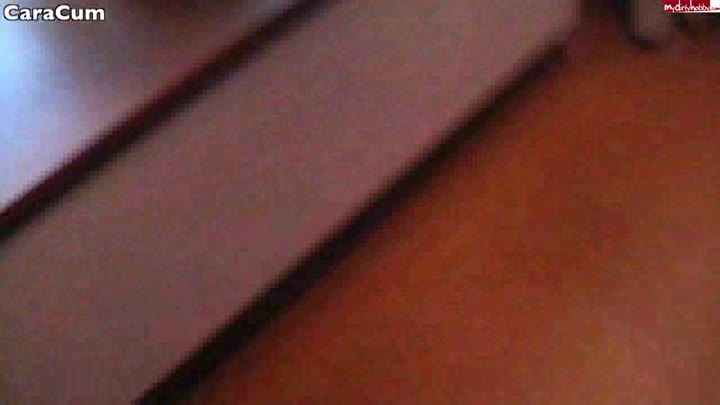 CaraCum – One-Night-Stand mit Buerofotze