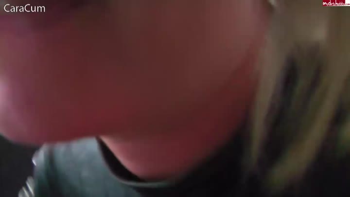 CaraCum – Schamloser Fick in der oeffentlichkeit