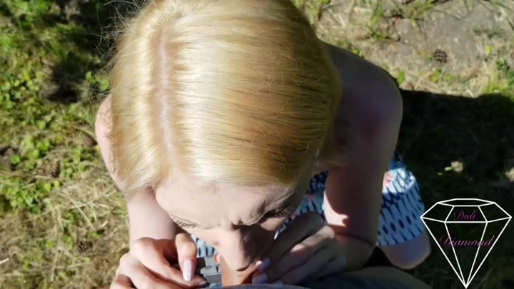 Didi-Diamond – Ficken oder Anzeige – Im Garten gefickt