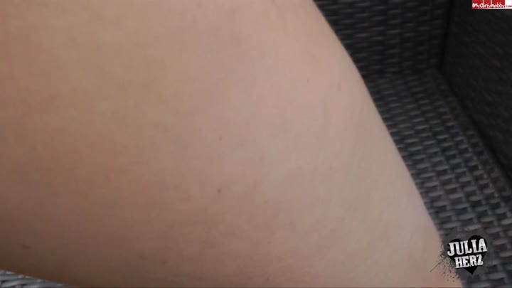 Julia-Herz – Dachterassenfick bei Wohnungsbesichtigung