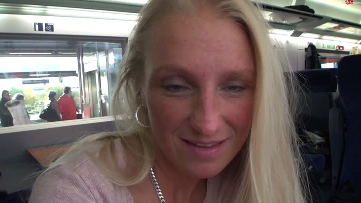 KacyKisha – Public extrem – Blowjob mitten im ICE