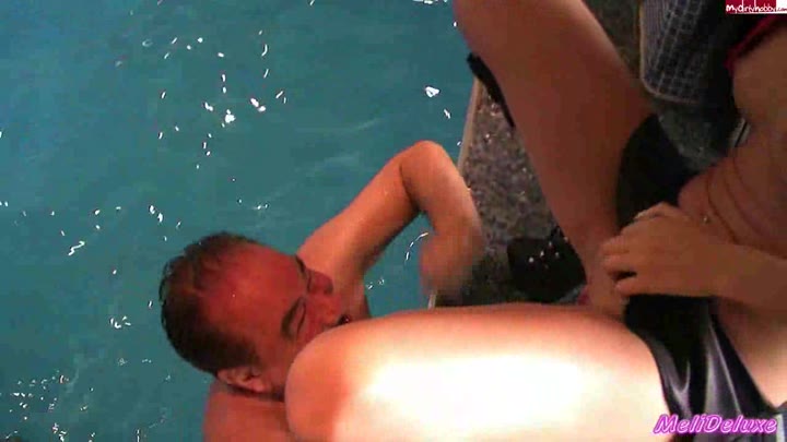 Meli-Deluxe – Maul Piss Parade