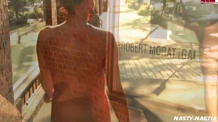 NASTY-NASTIA – Public Nude Walk in der City
