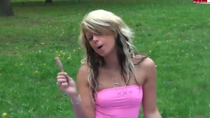 sexyJoleen – Sexy Eis im Park
