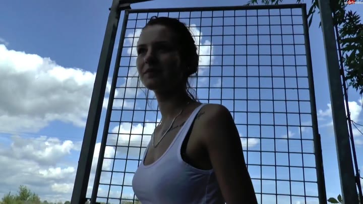 VersautesLuderLola – Ich ziehe mich Public aus