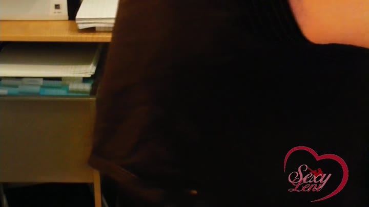 Sexy-Leni – Überstunden-Geiler Dreier im Büro