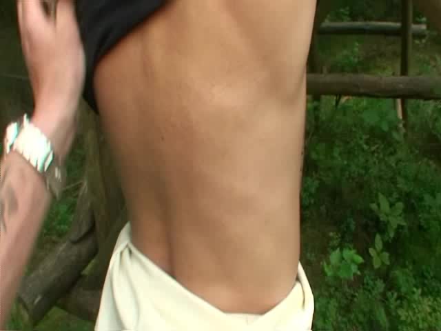 Monisworld – Missbraucht