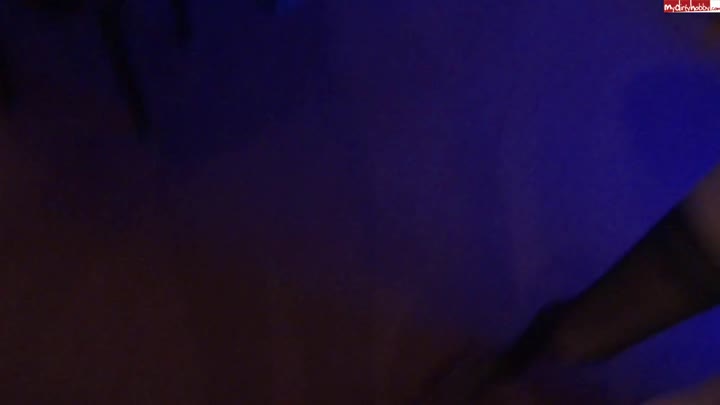 naturalchris – Schüchterner Teeny im Swingerclub