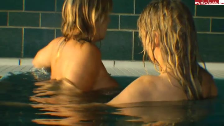 SweetSusiNRW – Geiles Fotzenlecken im Schwimmbad