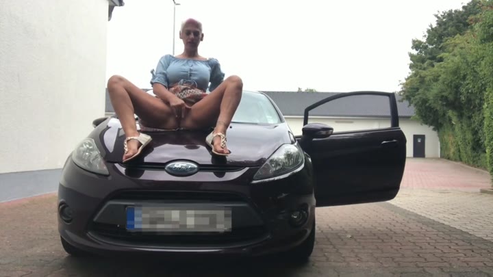 Milf_Diana – Deine Wixvorlage direkt von der Motorhaube – Milf Fotze gefickt – Peng