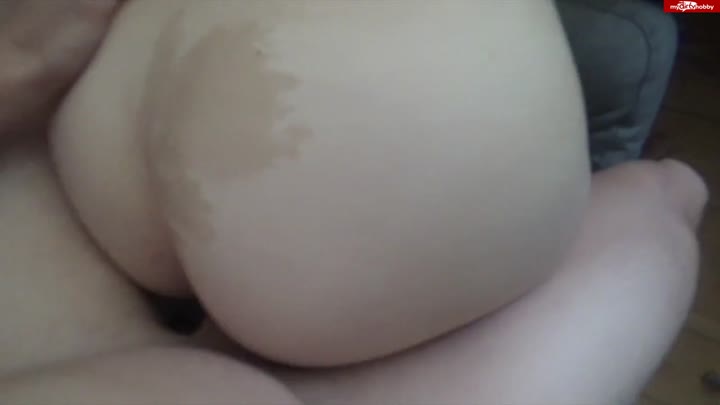 Pretty_Girl – Sie duscht, während er mich durchfickt…