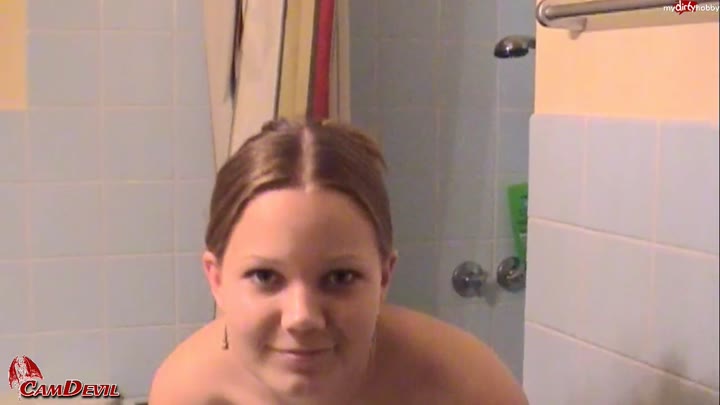 CamDevil – Privates Video mit meiner Ex Alex – Blowjob im Bad