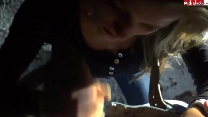 RoxxyX – Lecker auf Rastplatz vollgesaut