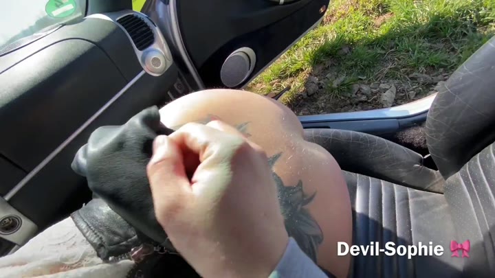 devil-sophie – Business Brillen Bitch – Car Deepthroat 911 – Spritz mir meine Glaeser voll