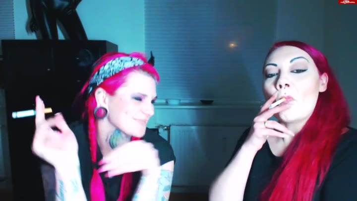 Mistress-Plastique – POV – Smoking Girls