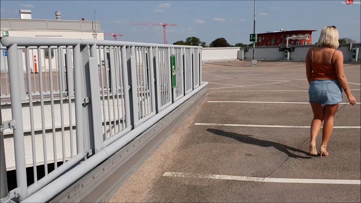 LilliVanilli – Das Parkdeck einer oeffentlichen Mall