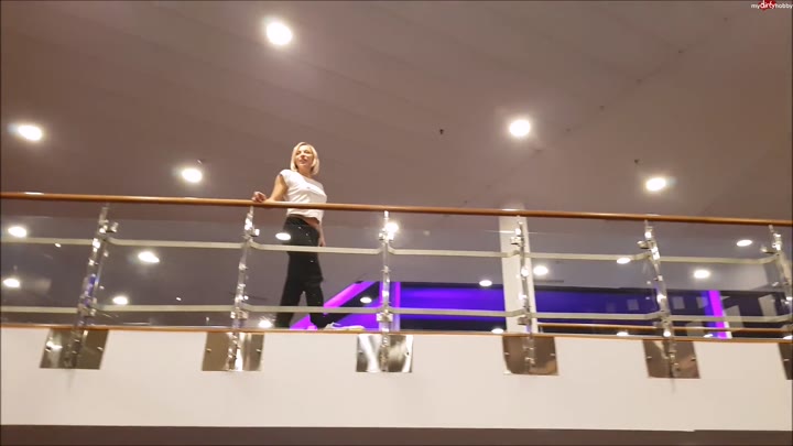 LilliVanilli – Teenie heimlich im Hotel gefickt