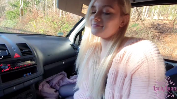 LovlyLuna – Per Anhalter gefahren