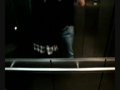Chick87 – ImFahrstuhl erwischt