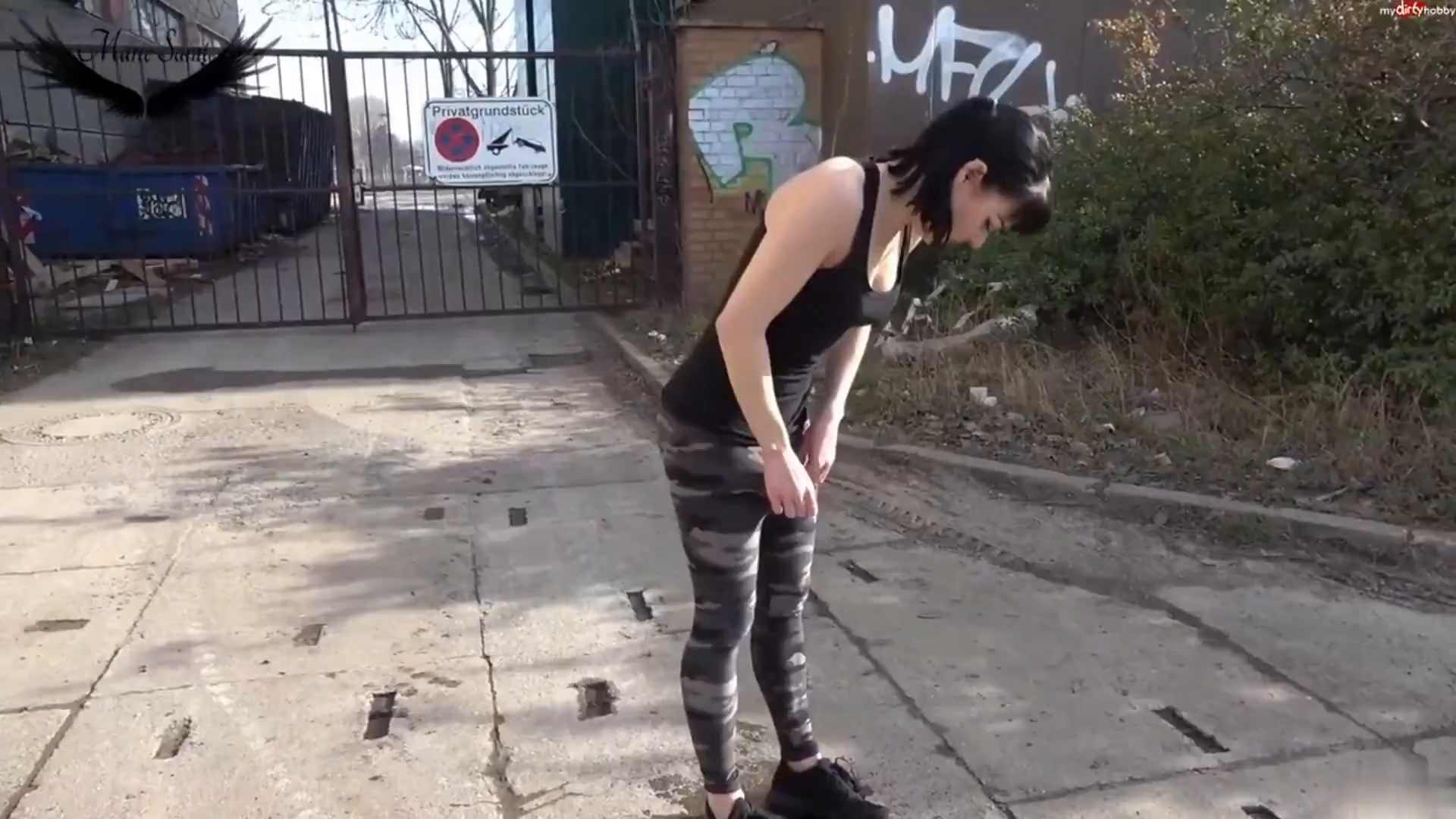 Marie-Saint – Na toll – Voll eingepisst Public beim Joggen