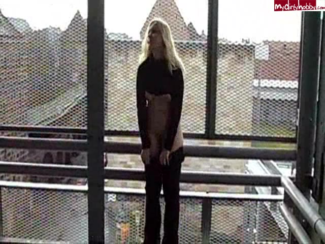 Devotesie18 – Fingern im Parkhaus