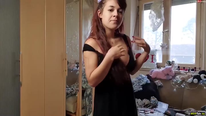 LinaWinter – Mein 2 Video – Fast erwischt – Private Einblicke