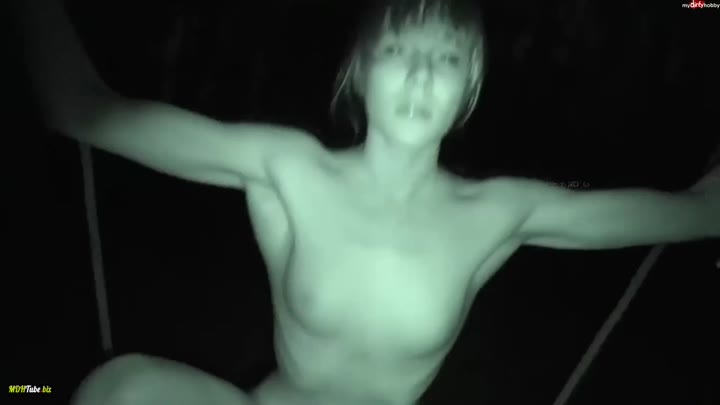 Anne-Eden – Mutprobe – Nachts auf dem Spielplatz