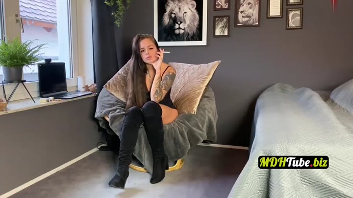 Arya LaRoca – Ich rauche du wixxt und CE