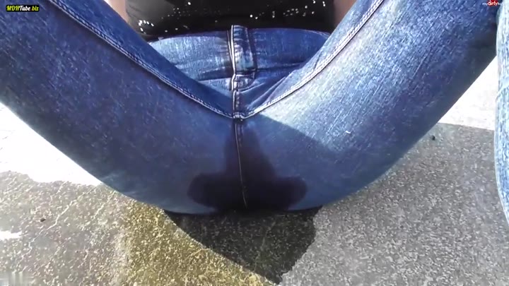 BunnyDiamond – Das Erste Mal in meine hautenge Jeans gepisst