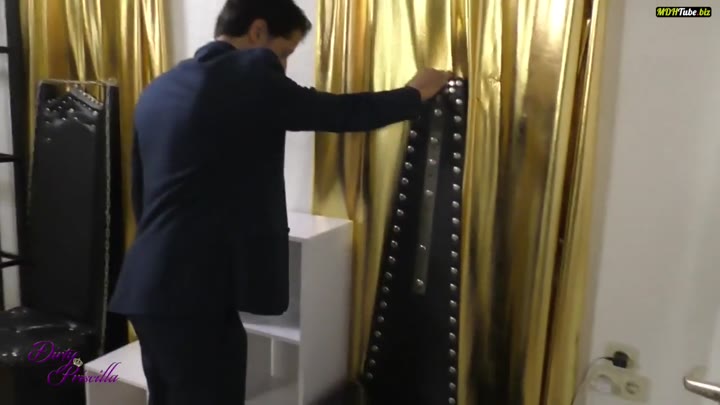 Dirty-Priscilla – Domina Studio muss versichert werden – Wie ohne Kohle Teil 1