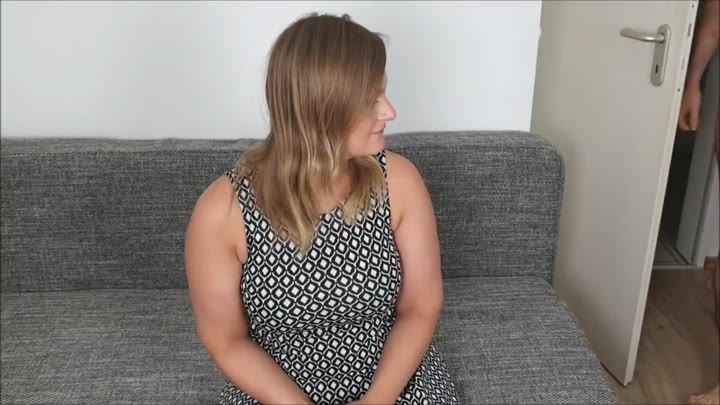 LinaMila – Heimliche Deepthroat-Wette – Lisas Freund fordert mich heraus