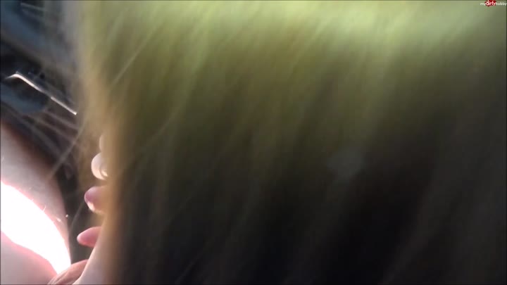 DonJohn11 – 18 jaehriges Teenie gibt Blowjob im fahrenden auto – Und Schlucken