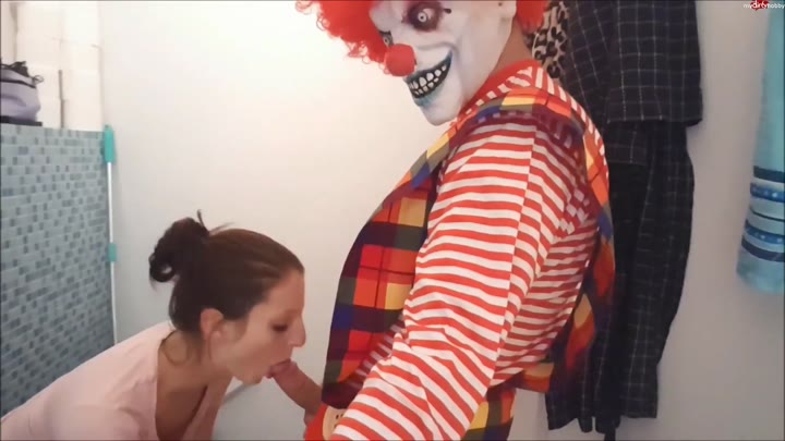 Fickschnitte-18 – Brutal – Fieser Horror Clown benutzt mich als Anales Fickfleisch