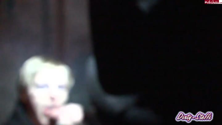 Glory-Glasses – Public Schlampe – Schwanzlutschen in der City