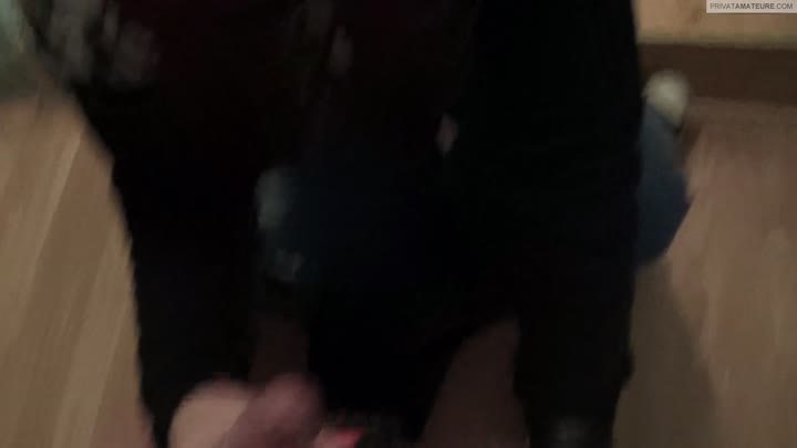 Graf-Schwanzula – Blowjob im Stiegenhaus