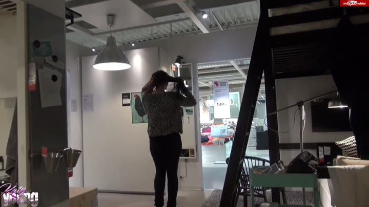 katy-young – Arschgeil im Baumarkt