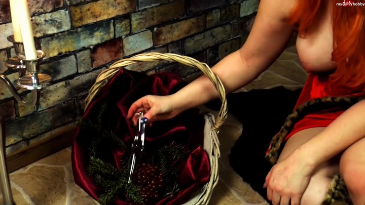 Lara-Shy – Rotkaeppchens Anale Bescherung