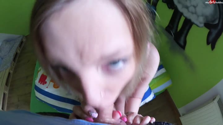 Lina-Linchen – Mami nebenan und er Fickt mich in meinem alten Kinderzimmer