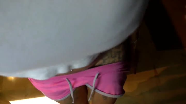 Mara-Martinez – Dreister Maler benutzt mich – Nachbarschaftshilfe der anderen Art