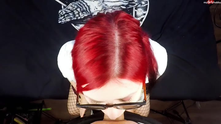 MinaDemonic – Braves Teeny-Girl oder kleines Sperma-Luder