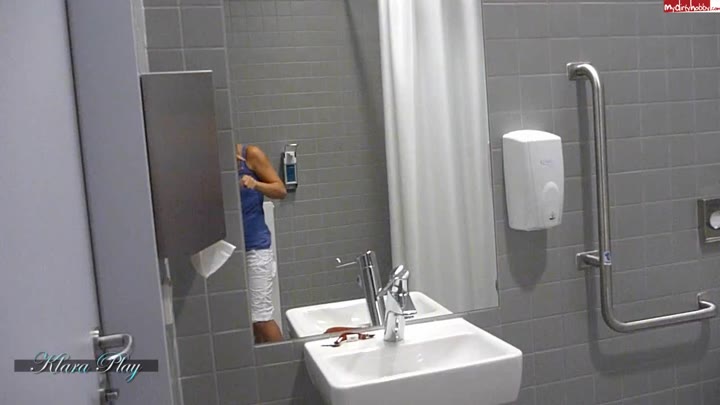 6T4Y – Selfmade im Kurhotel WC