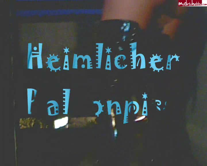 Adriana-del-Rossi – Heimlicher Balkonpiss