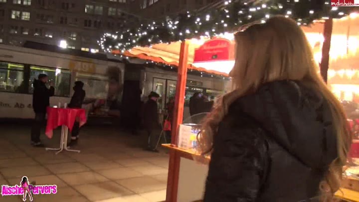 aische-pervers – Arschfickueberfall am Weihnachtsmarkt