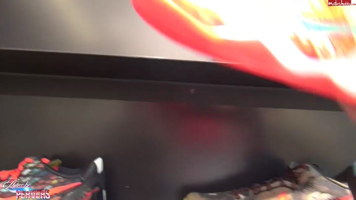 aische-pervers – Arschgefickt im Schuhgeschaeft