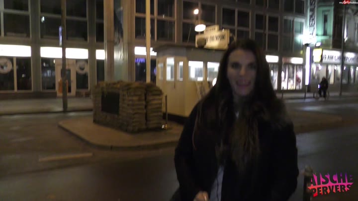 aische-pervers – Fickdate am Checkpoint Charlie